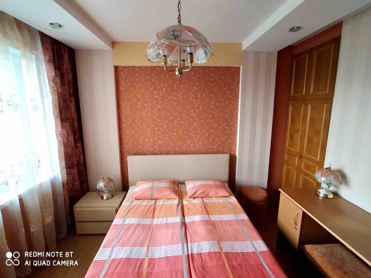 位于波洛茨克的舒适3房公寓，可容纳4-8位房客