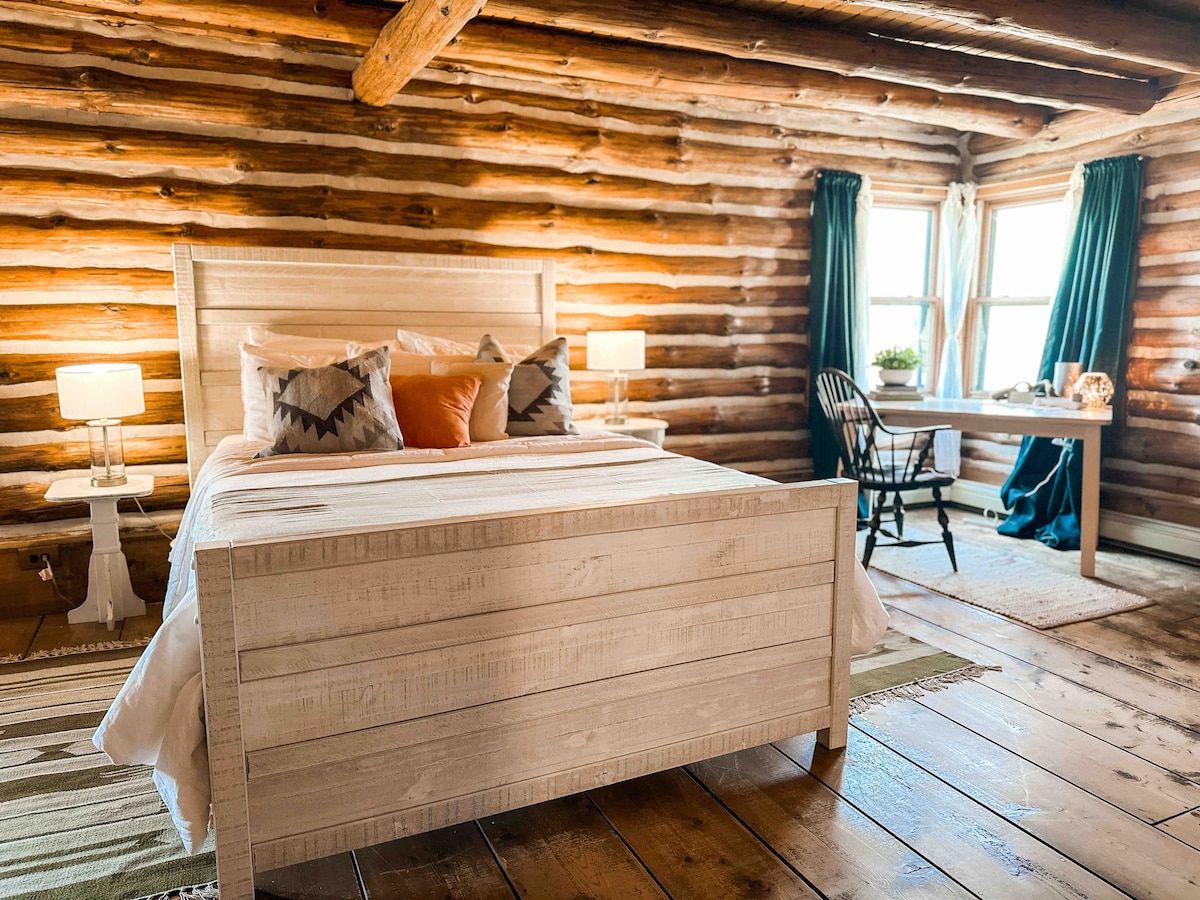 Log Cabin at Cliff Lake: Family Friendly Getaway