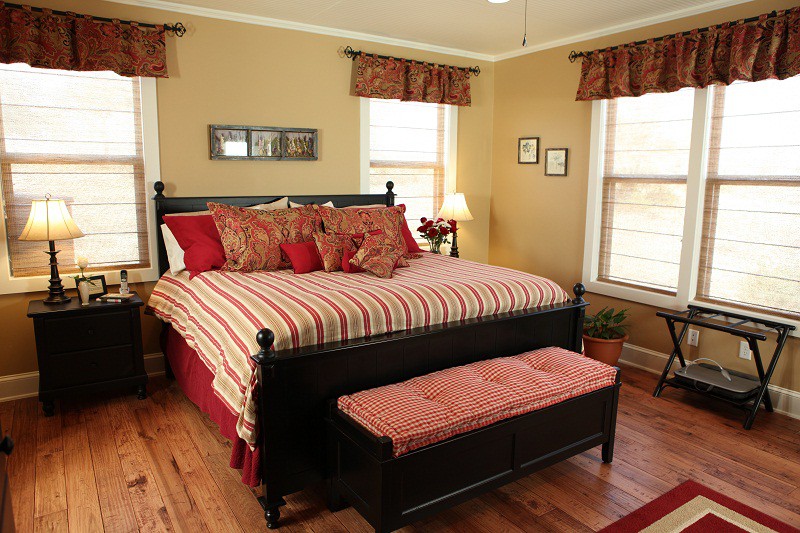 Guest King Room - Bella Vista Cottage