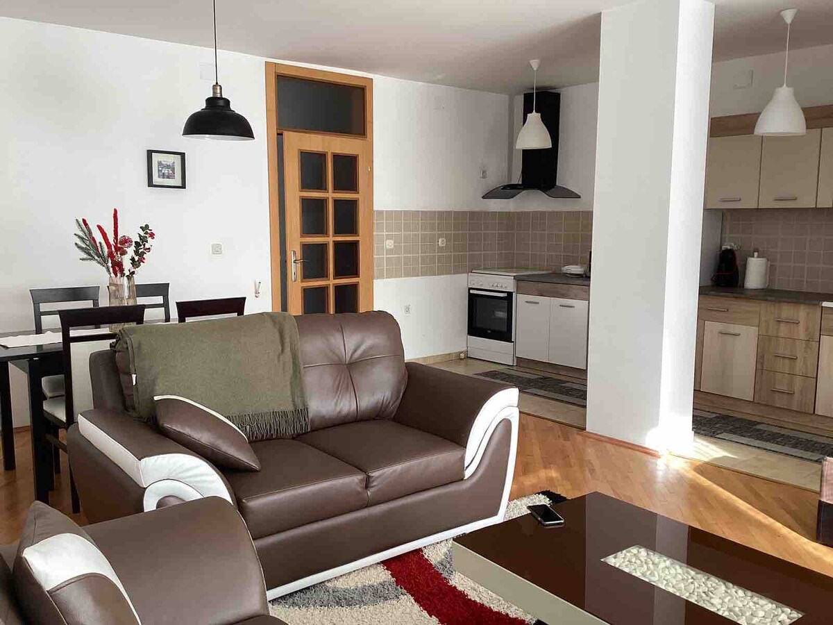 斯特鲁加（ Struga ）可爱舒适的公寓