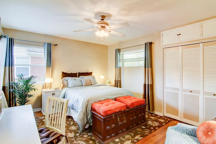 upscale safe area perfect for students/work travel