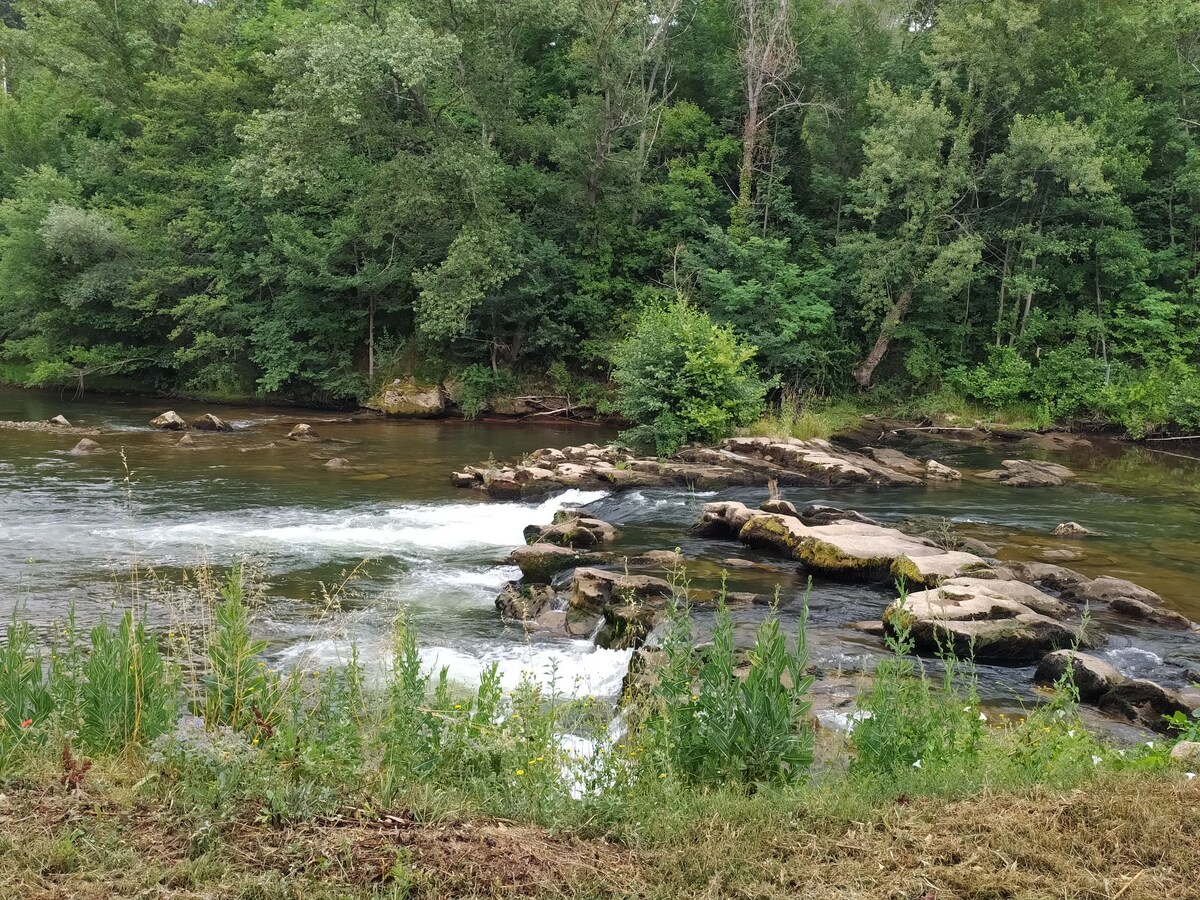 普莱森特河畔小屋（ Pleasant River Lod