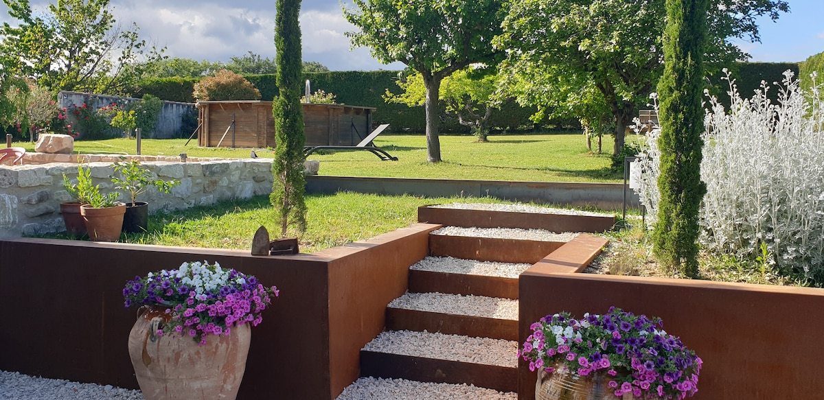 Gîte de charme-côté verger-La cour joyeuse- Drôme