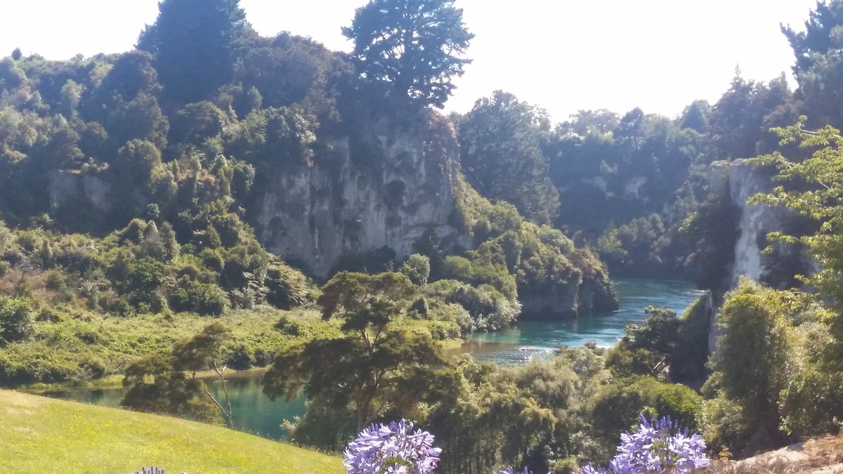 怀卡托河畔宁静河景隐蔽之地