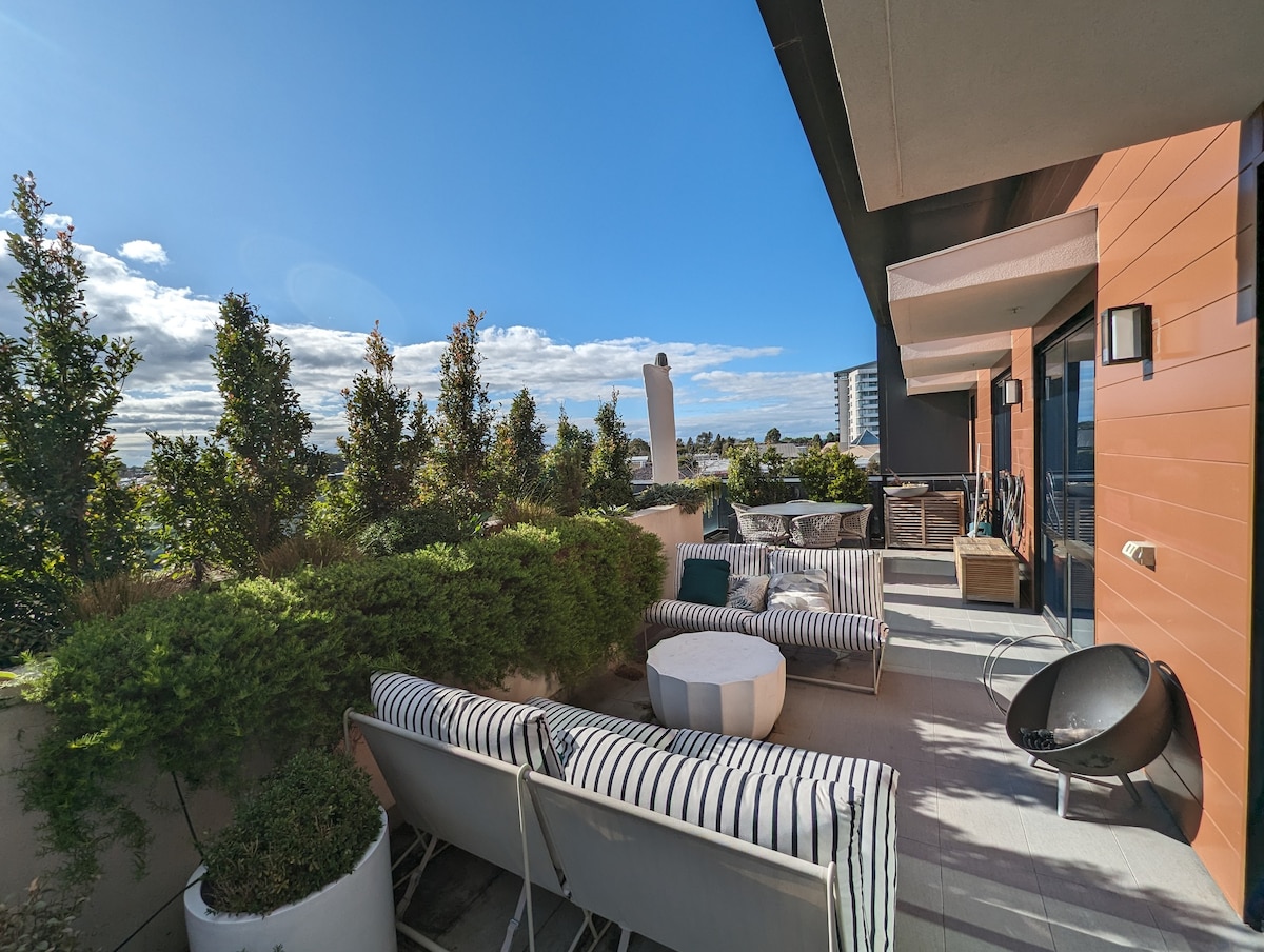 Melbourne inner-north penthouse