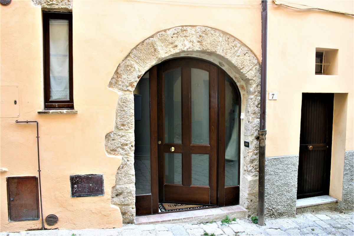 Lorri之家-位于村庄中心的16世纪之家