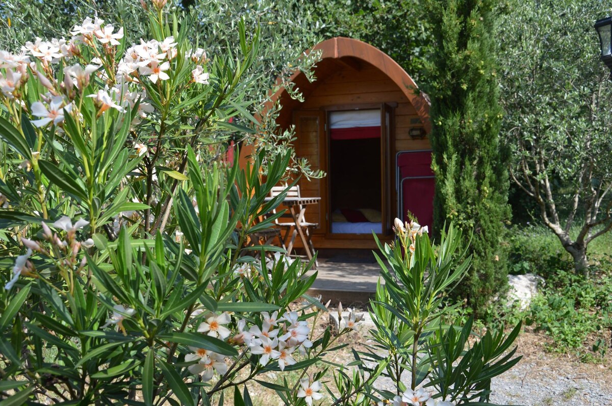 Cabane Pod insolite à Vogüé