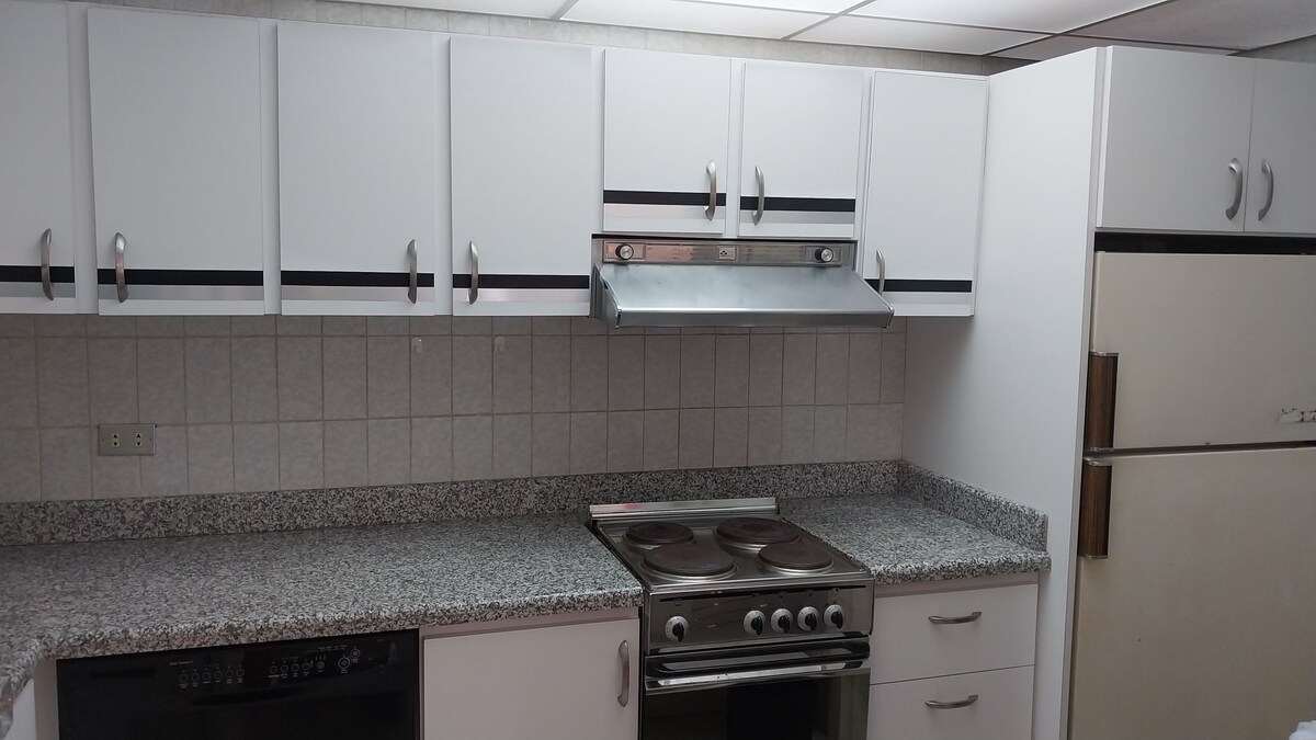 Apartamento cerca playa escondida