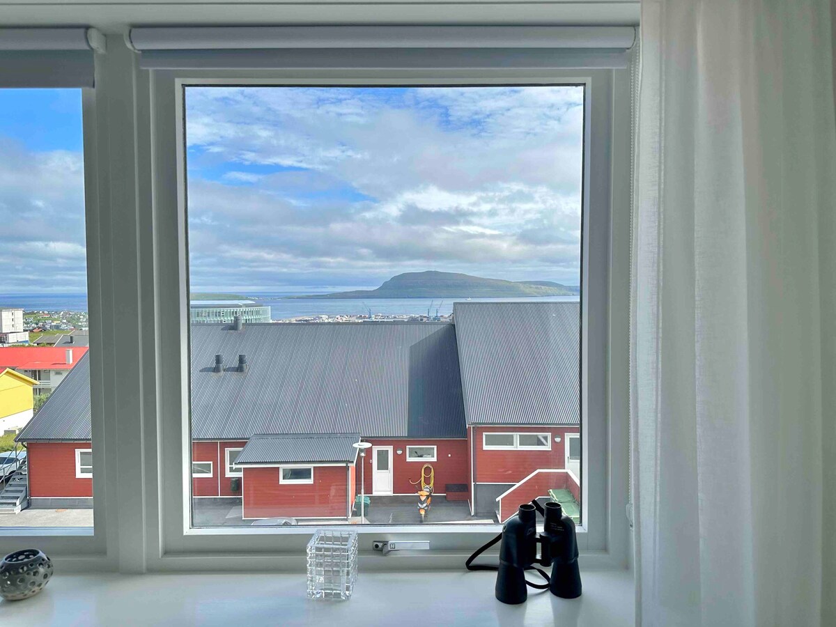 2 Bedroom Apartment with View