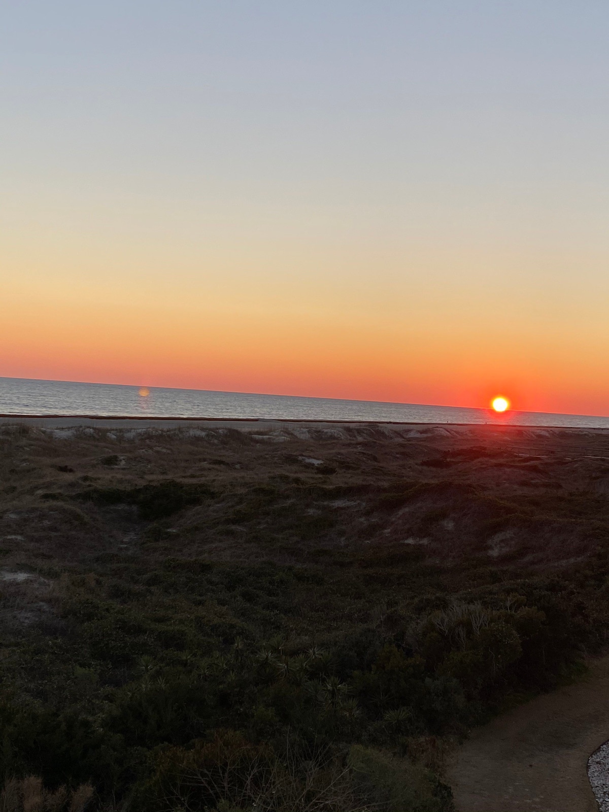 海滨直达/海滩上的一个地方