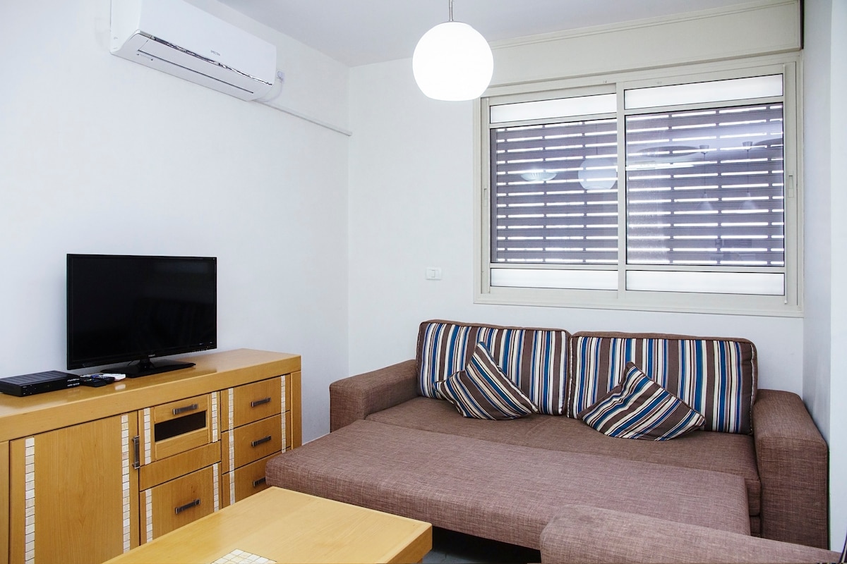 Apartment in Bat Yam (Dinara-2)