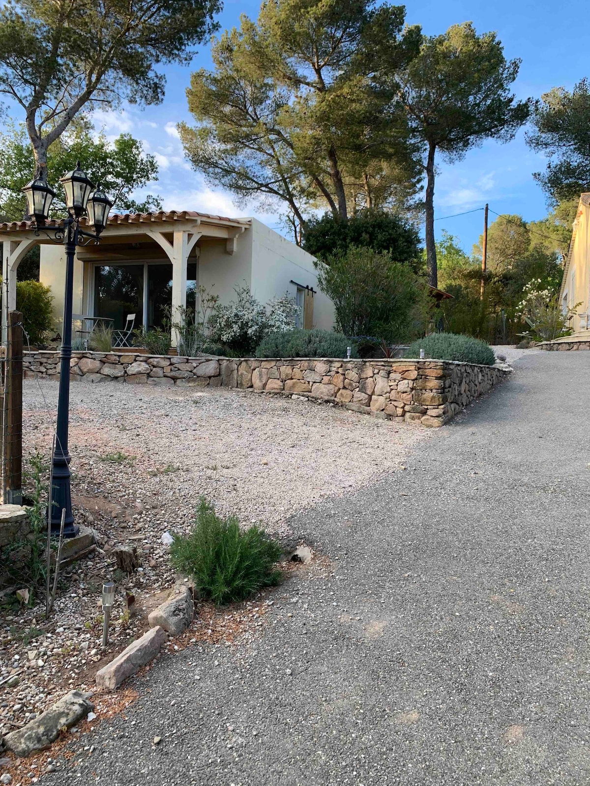 Studio avec piscine proche Sainte Victoire