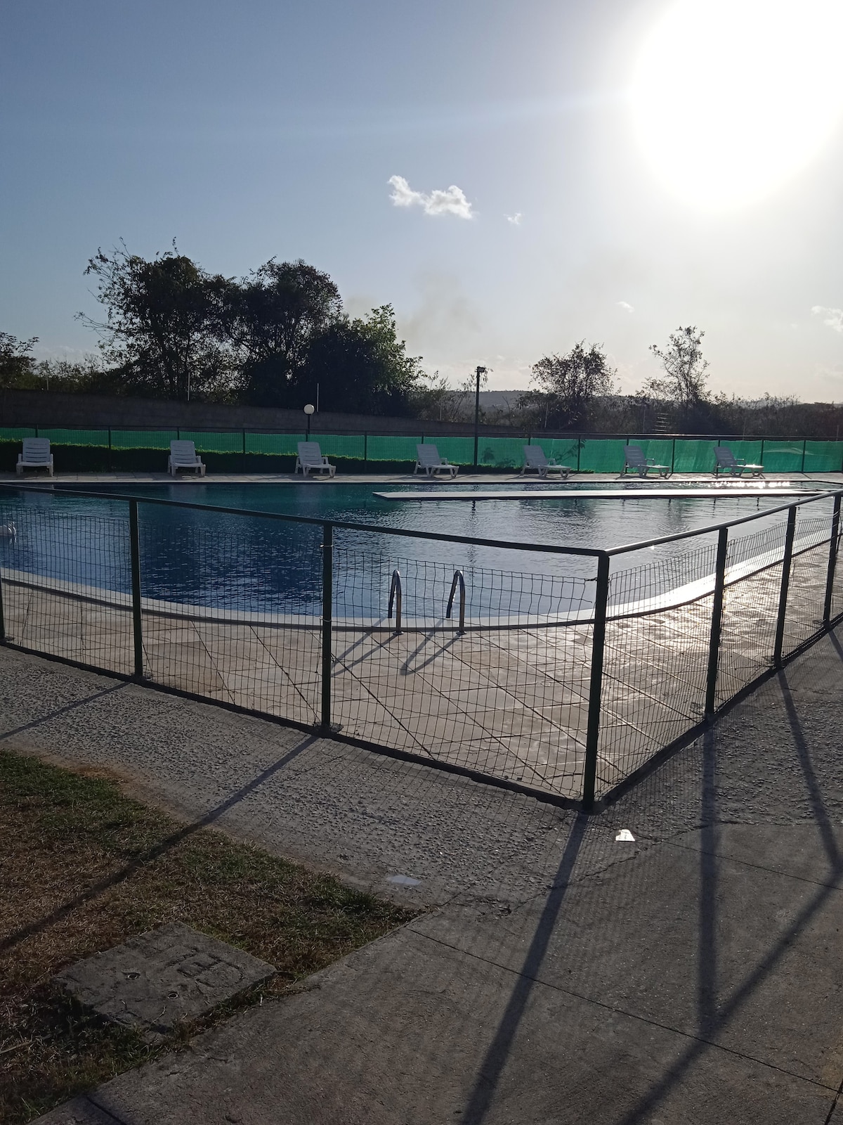 condomínio club com piscina