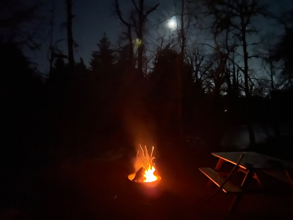 Studio Cottage - Wood-Fired Sauna - Creek Retreat