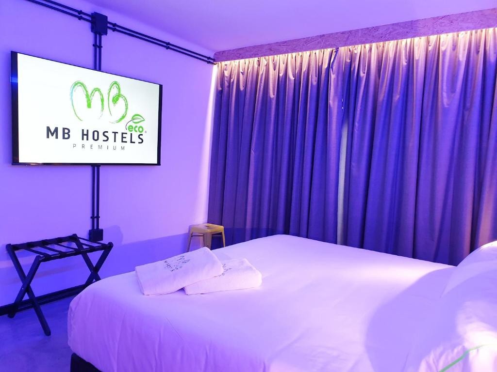 MB Hostels Premium ECO SUPERIOR ，可欣赏阳台景观