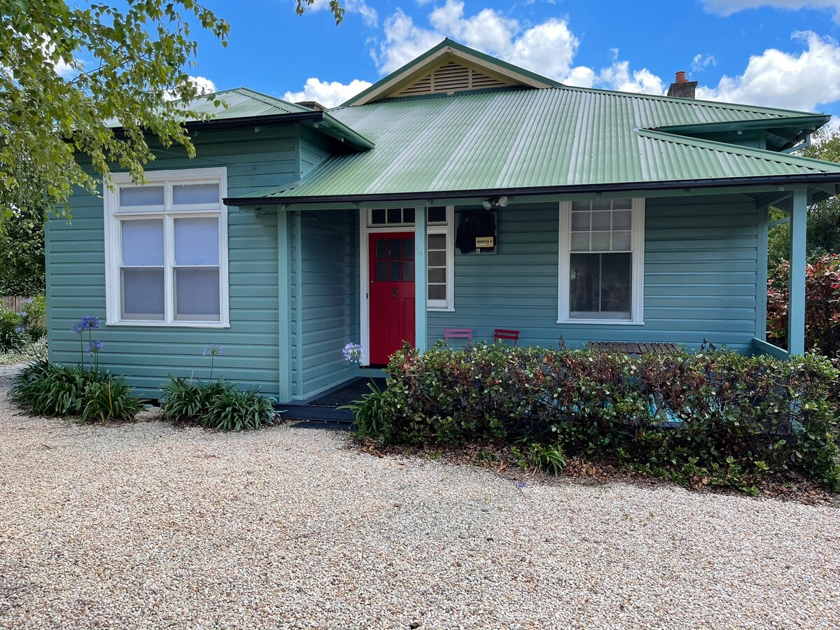Post Office Cottage-2 Bed/2 Bath