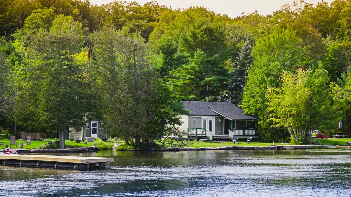 All season lakefront paradise, spectacular views