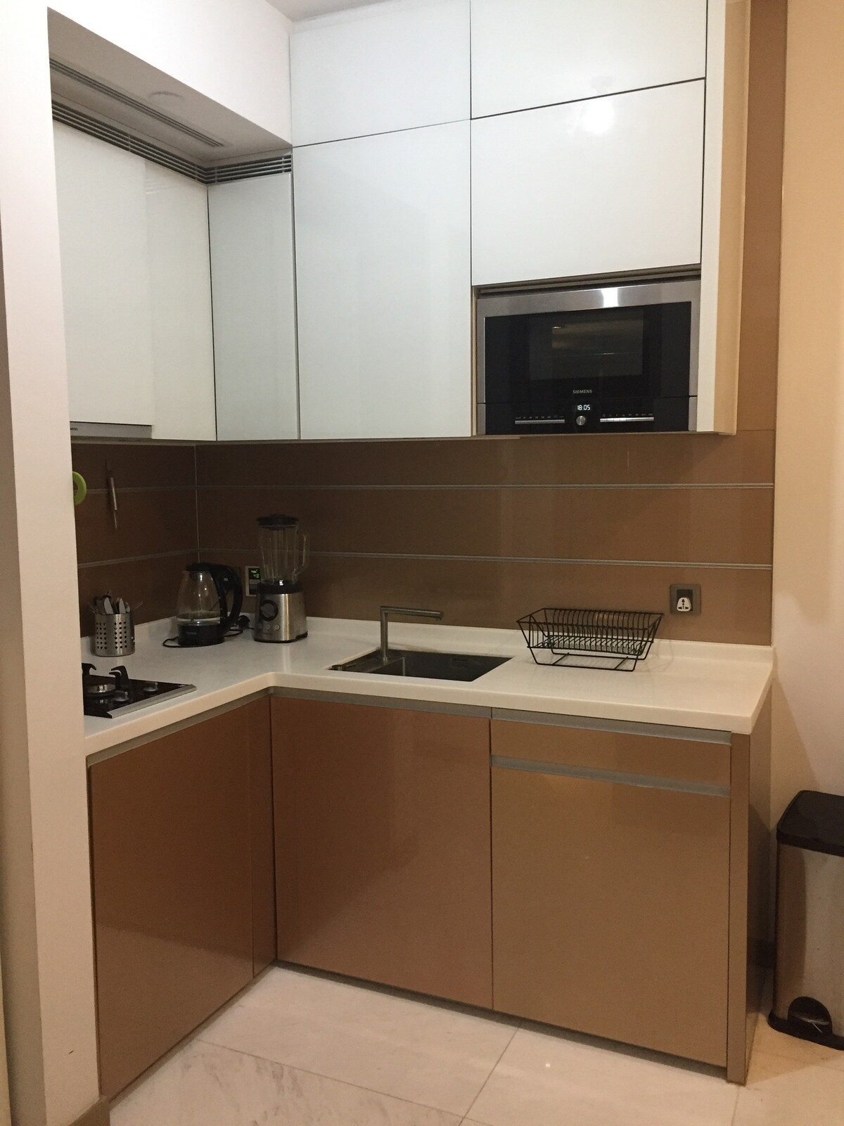 Modern Appartement with balcony in Sai Ying Pun