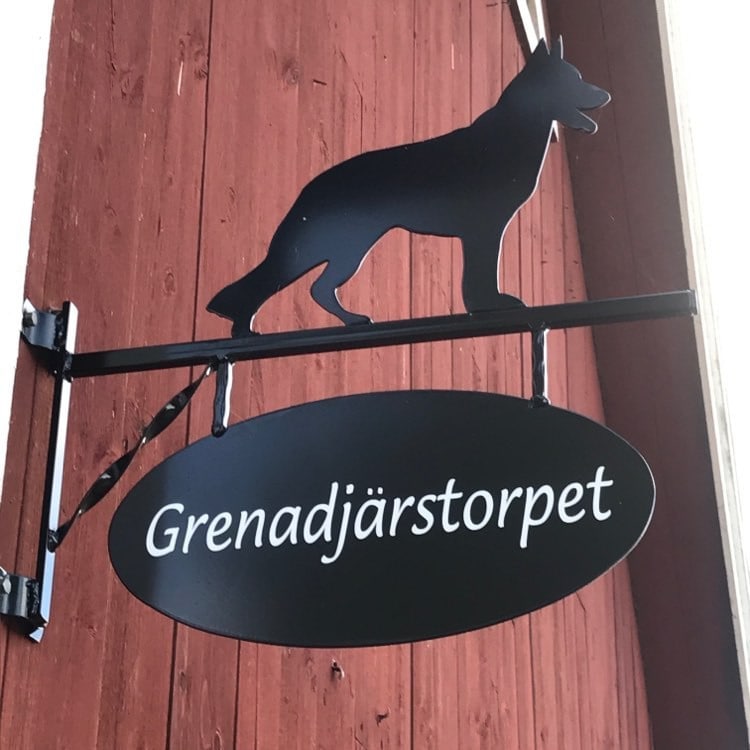 Grenadjärstorp in idylliclic Borghamn