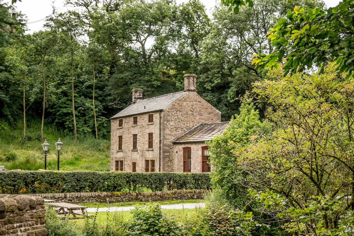 The Farmhouse at Gradbach Mill