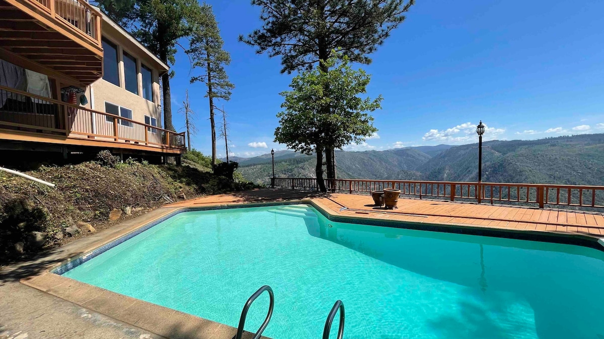 Mountain Chalet with a majestic view