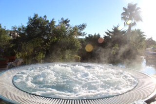 Lovely Villa, Pool & hot tub. Architect designed!