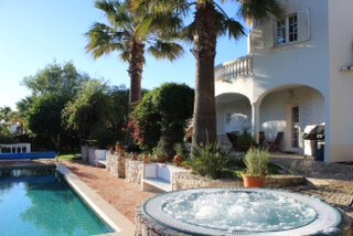 Lovely Villa, Pool & hot tub. Architect designed!