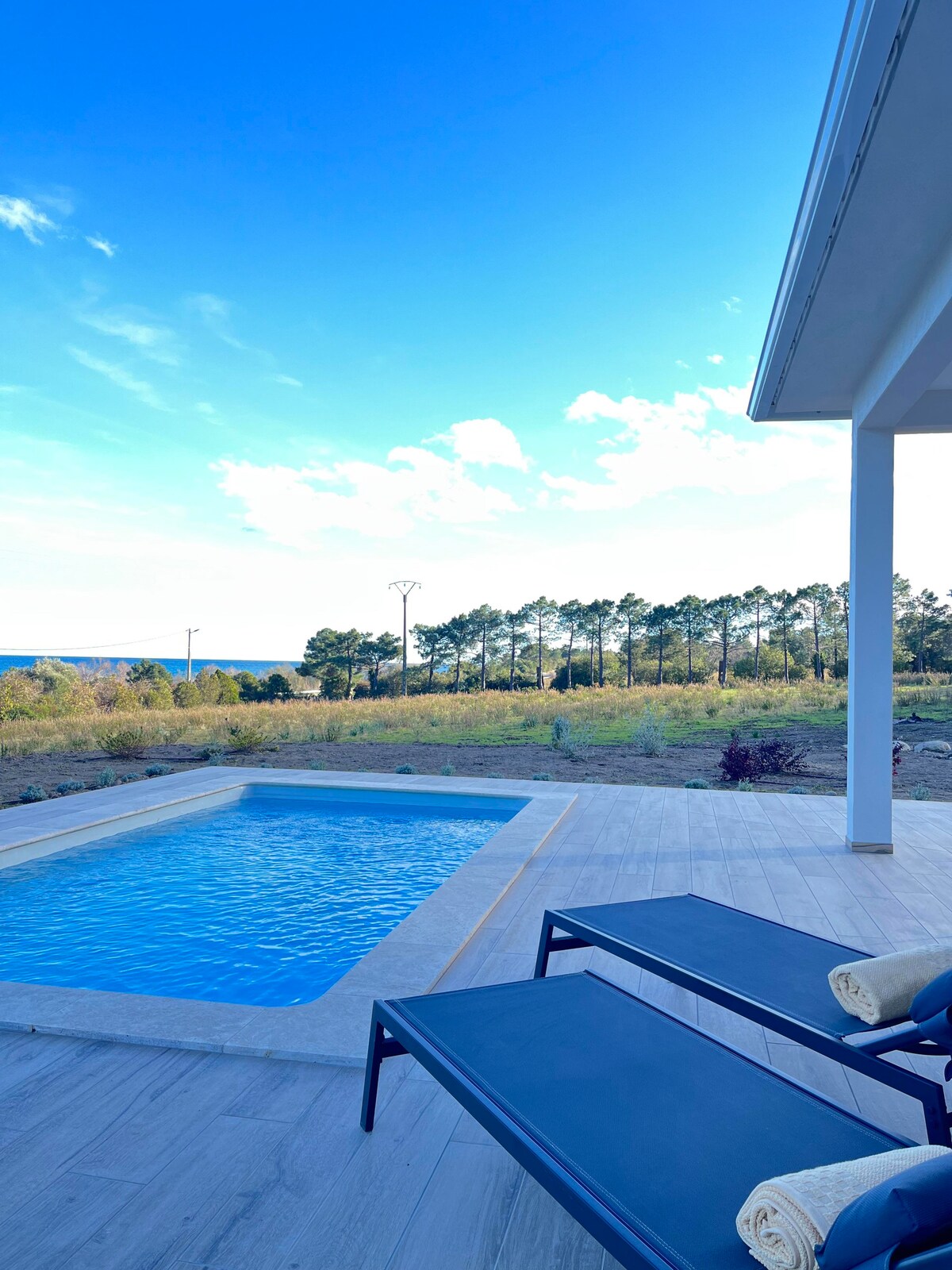 Villa piscine privée vue mer