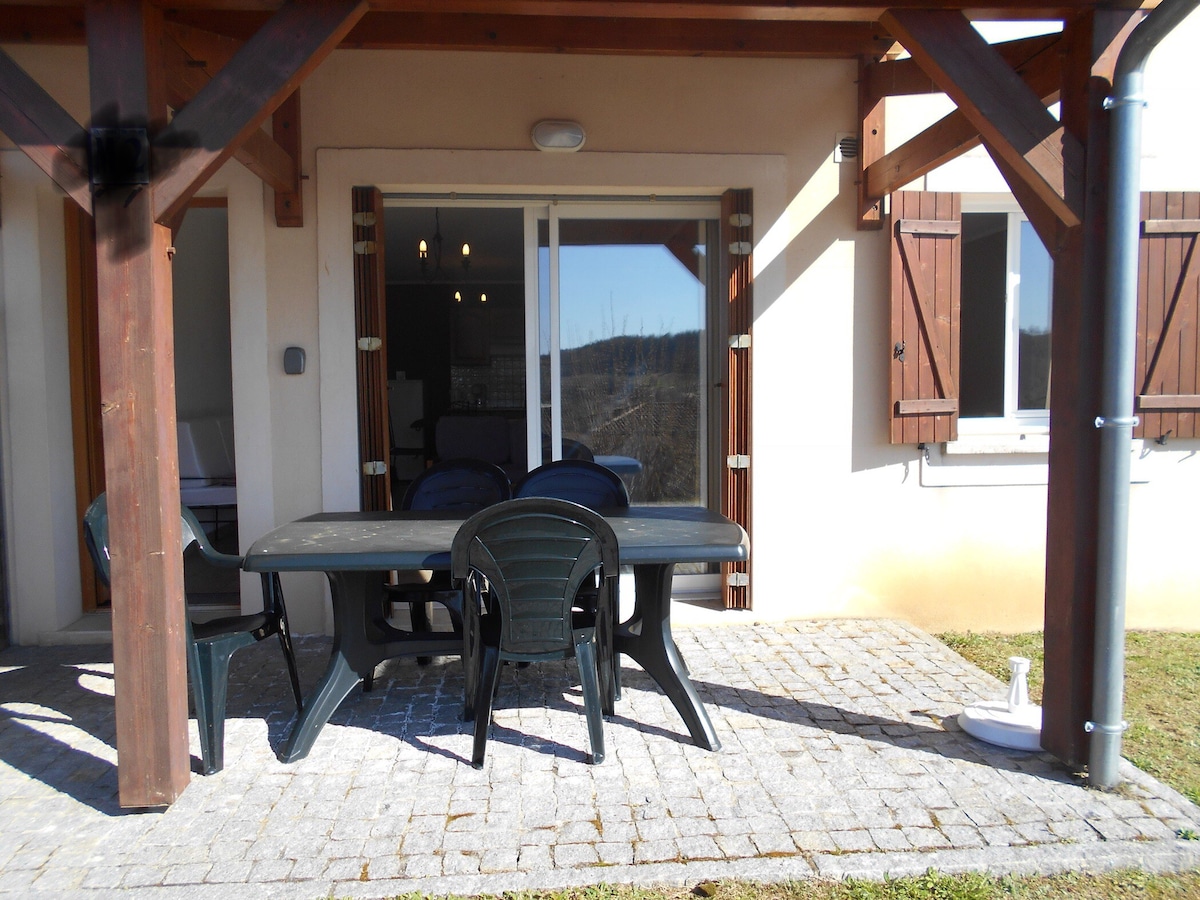 Bel appartement équipé avec piscine et terrasse