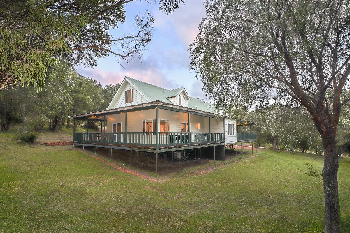 Sea Breeze West Chalet Yallingup