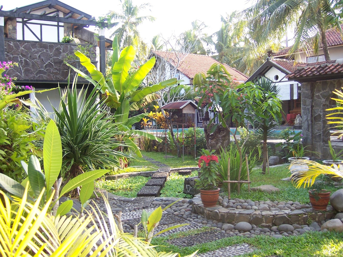 Adams Homestay Family Bungalow