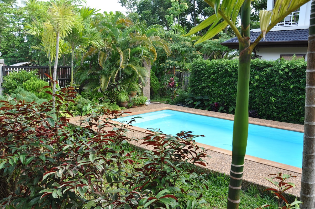 舒适的度假屋、2栋别墅、私人泳池、花园