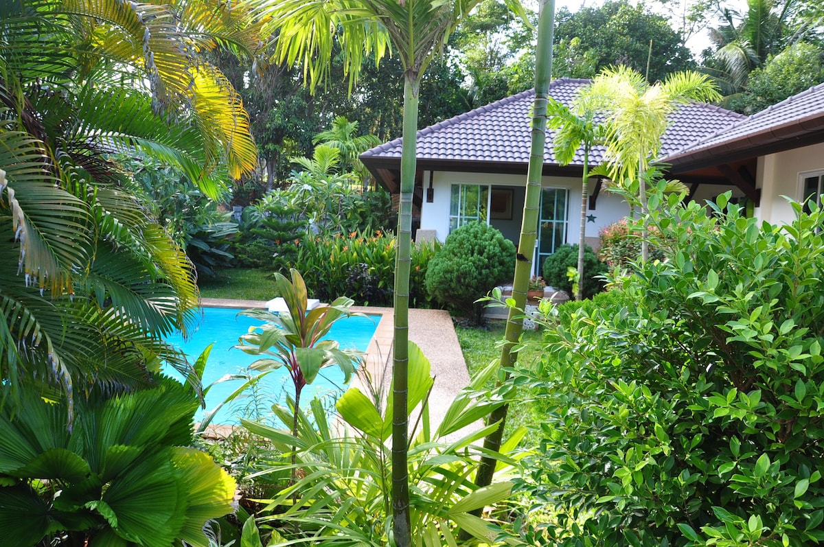 舒适的度假屋、2栋别墅、私人泳池、花园