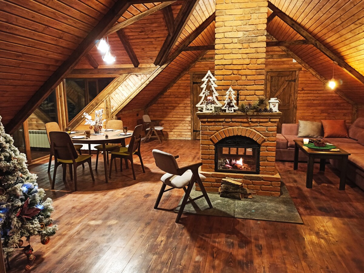 Jermatun Rustic Wooden Cottage