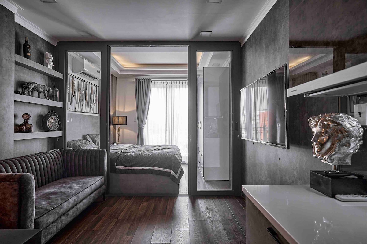 Blackroom - Luxury - Balcony