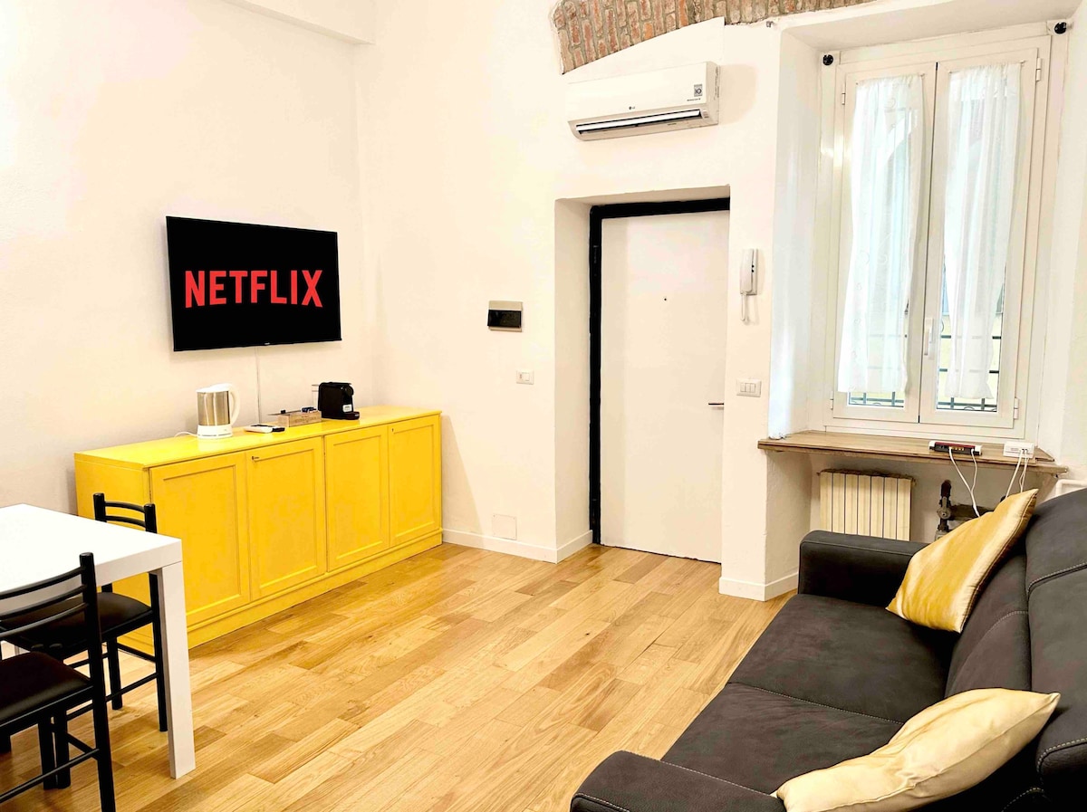 [Isola - Duomo] Netflix & WiFi METRO 3min walk