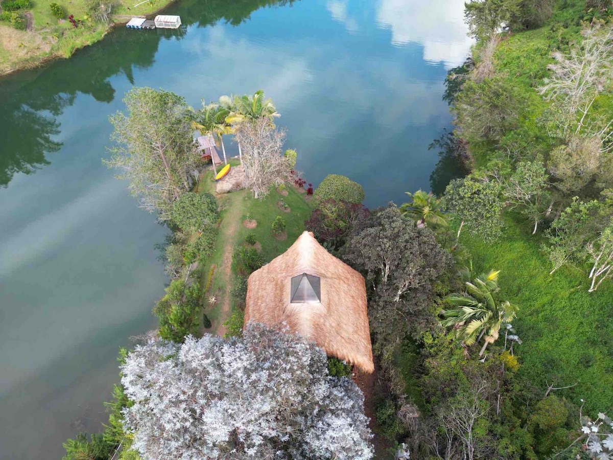 6 Ibuku Chalet en Guatape + Lake Jacuzzi kayak fre