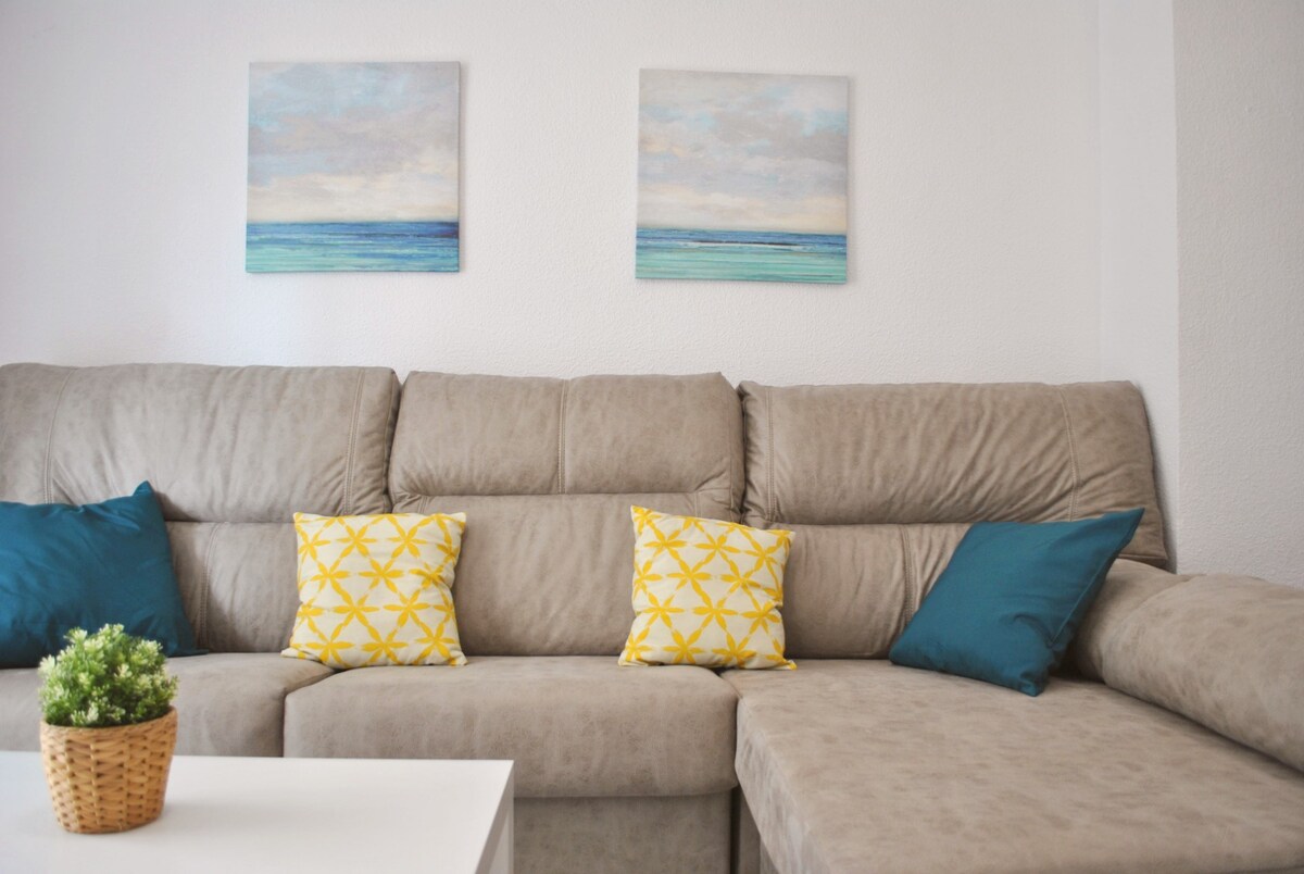 Bright Apartment | Beachfront | New | Modern
