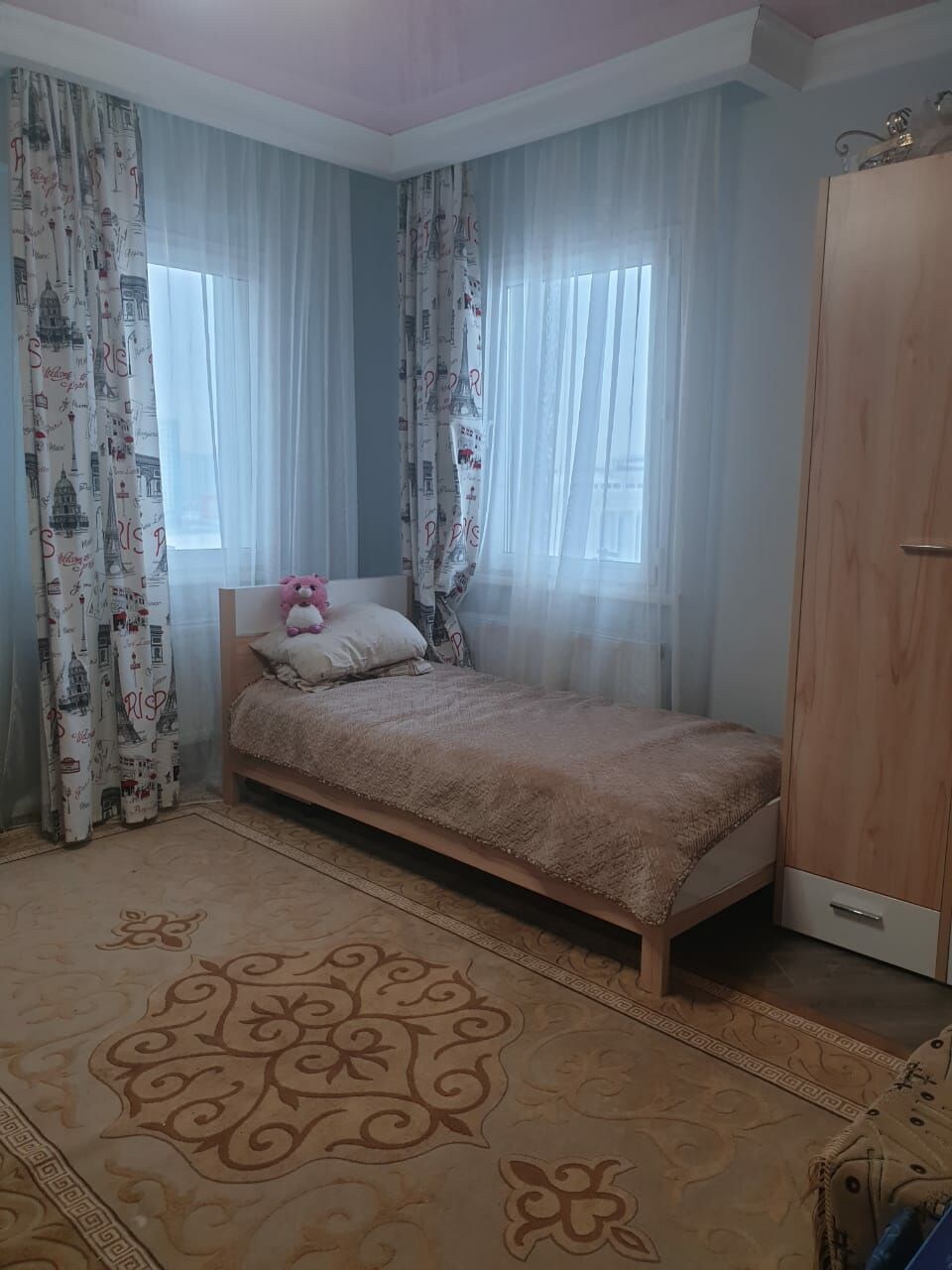 Nur Sultan的4卧室公寓。