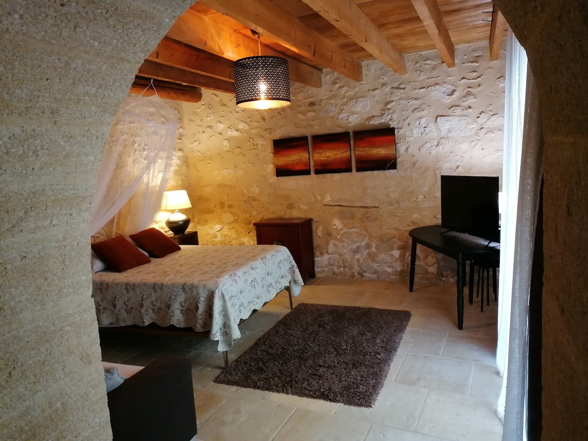 Pont du Gard附近的按摩浴缸