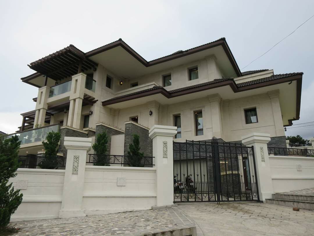 Tik house in Dalat, indoor swimming pool