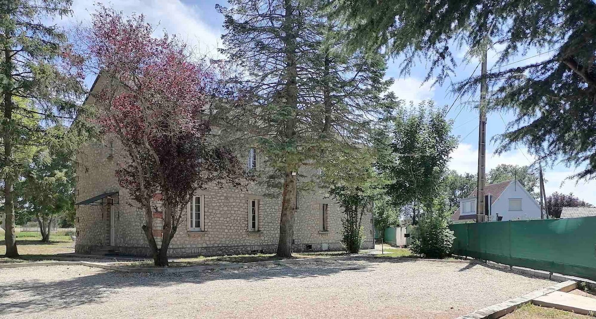 Le Manoir en Pierre Chartres