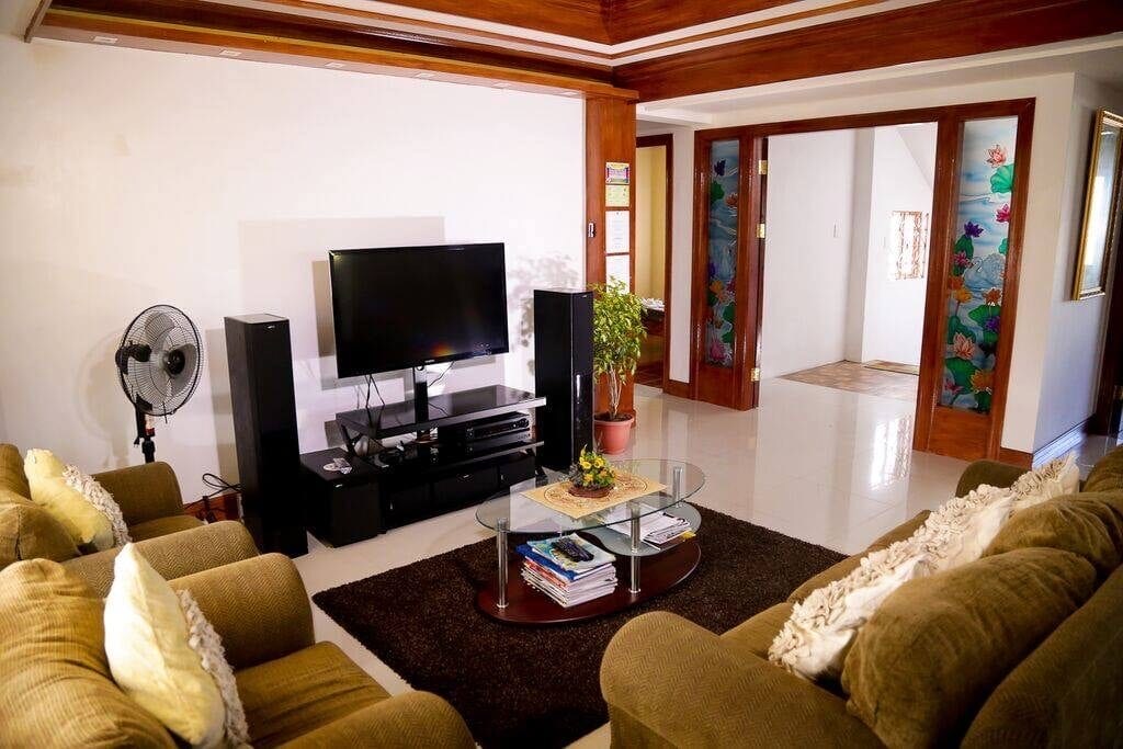 Florabells Iraya Guest House (Room 1)