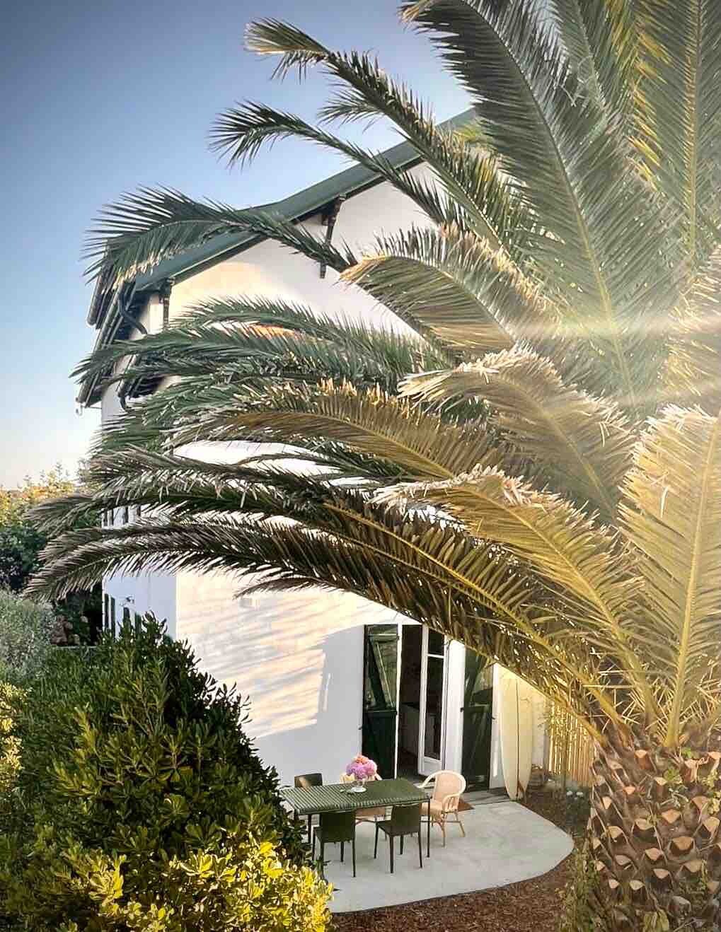 Au coeur du village de Guethary avec jardin