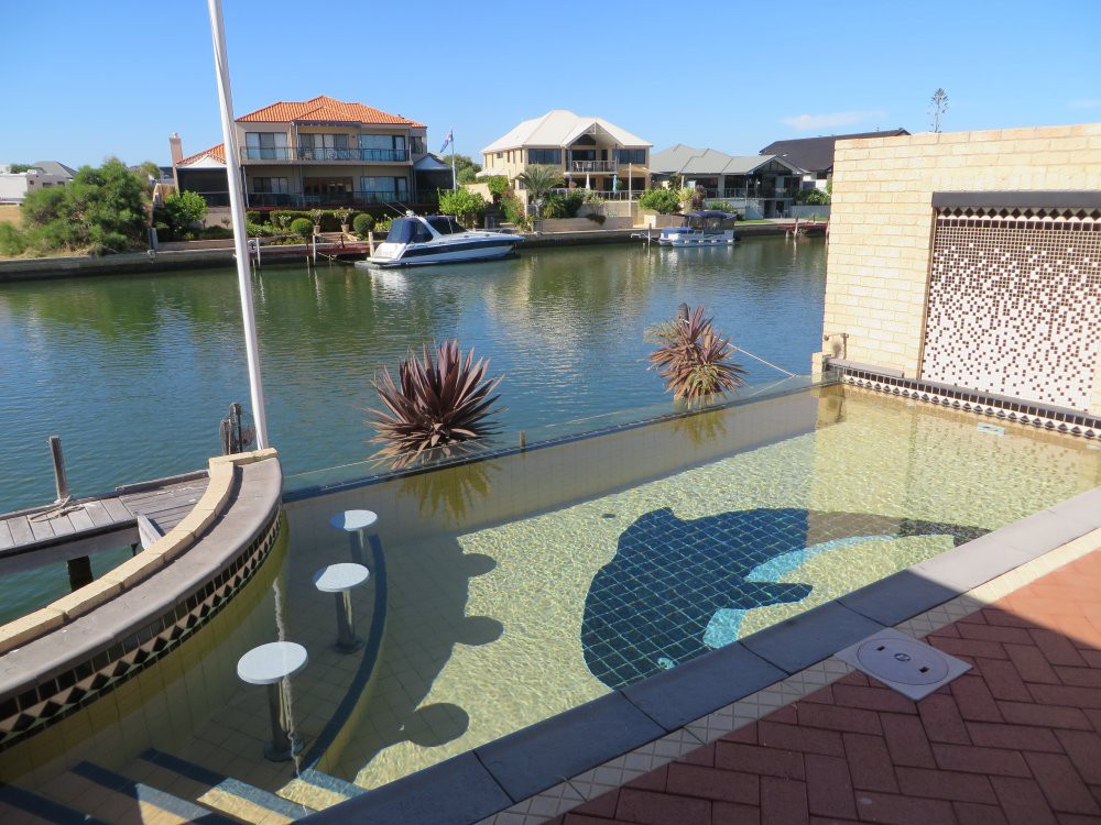 水上别墅（ Villa Aqua ） -带泳池、码头和景观的运河单元