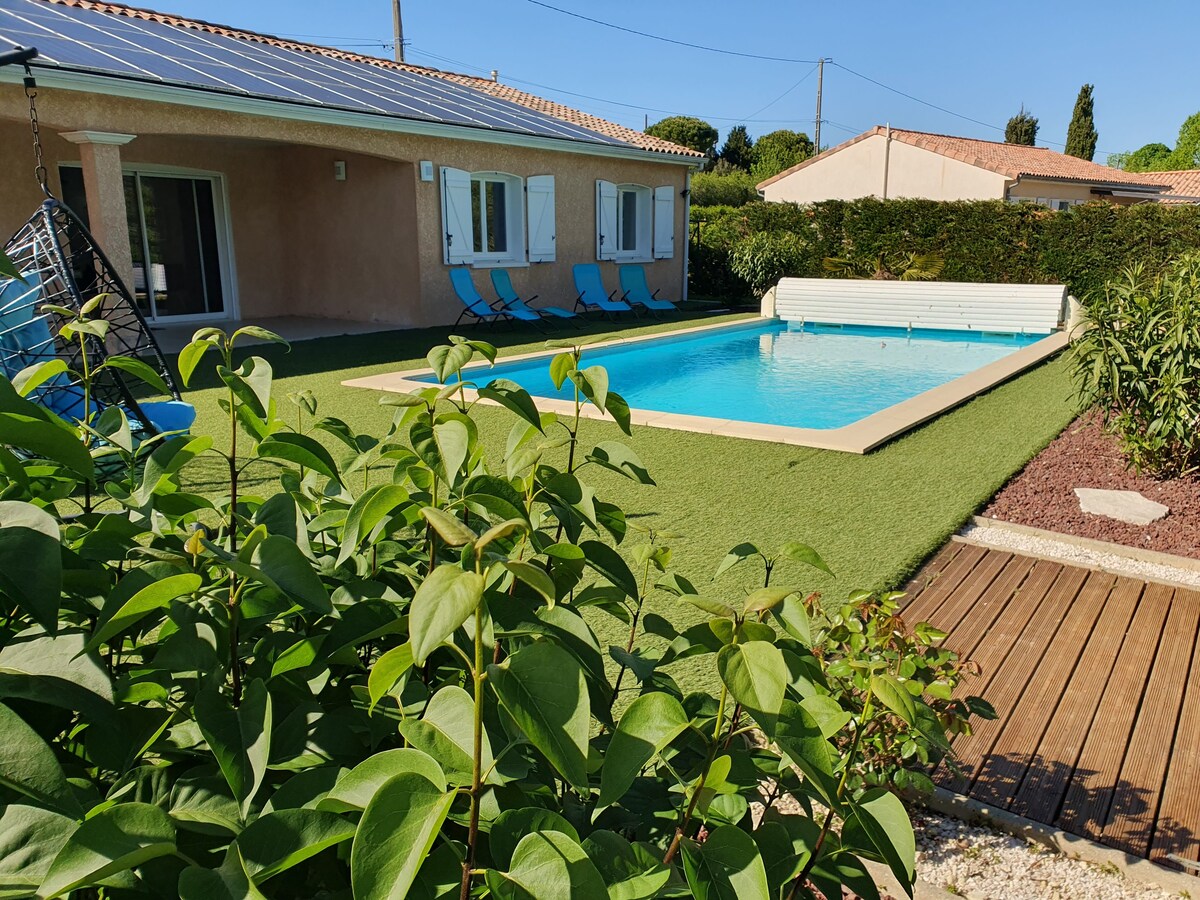 Villa avec piscine 8/10 pers