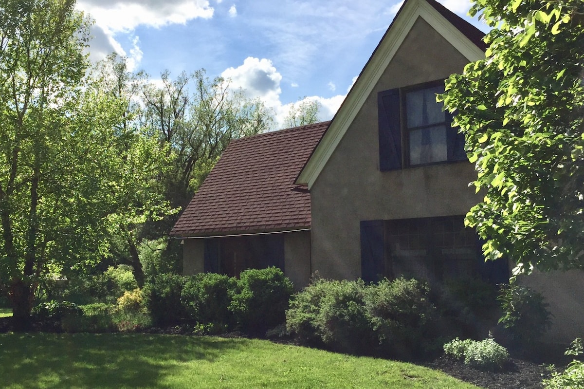 Full Second Floor in “Black Dog Cottage”