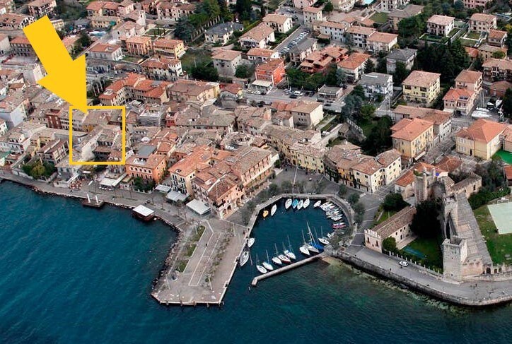 加尔达湖优雅公寓（ Lake Garda Elegant Apartment ）