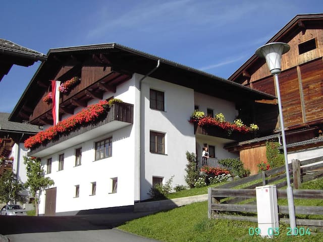 Obertilliach的民宿