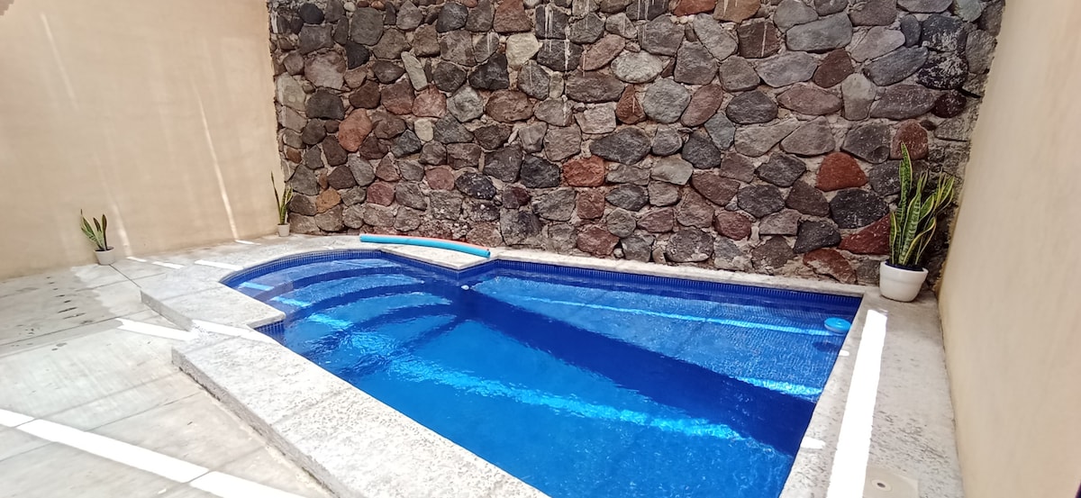 lindavista Colima、私人泳池和互联网
